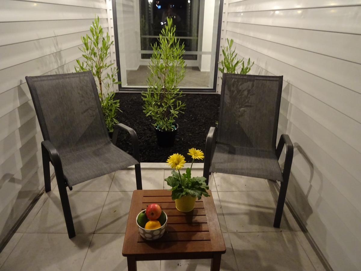 Bks Premier Motel هاملتون المظهر الخارجي الصورة A balcony