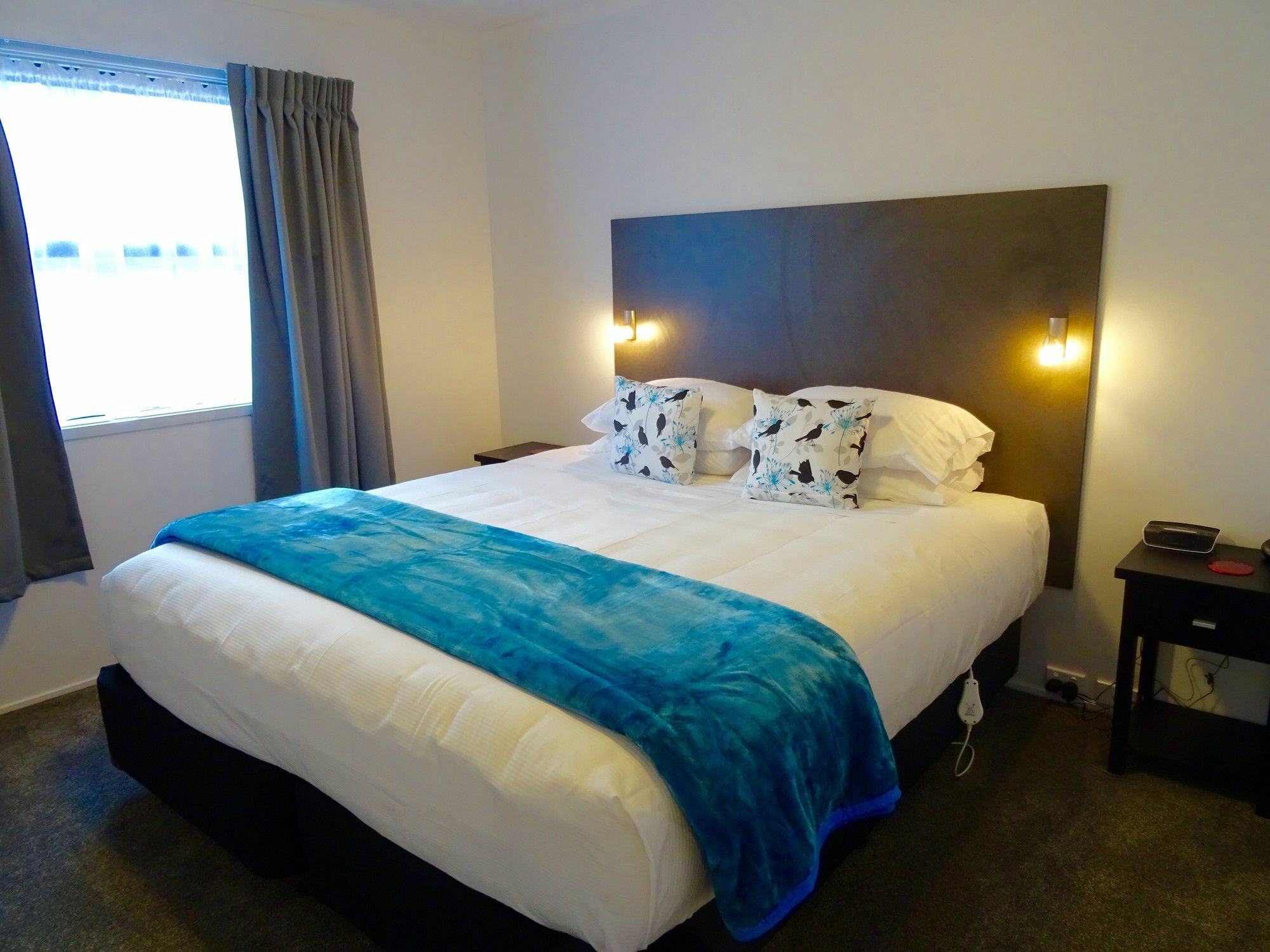 Bks Premier Motel هاملتون المظهر الخارجي الصورة A bed in a hotel room