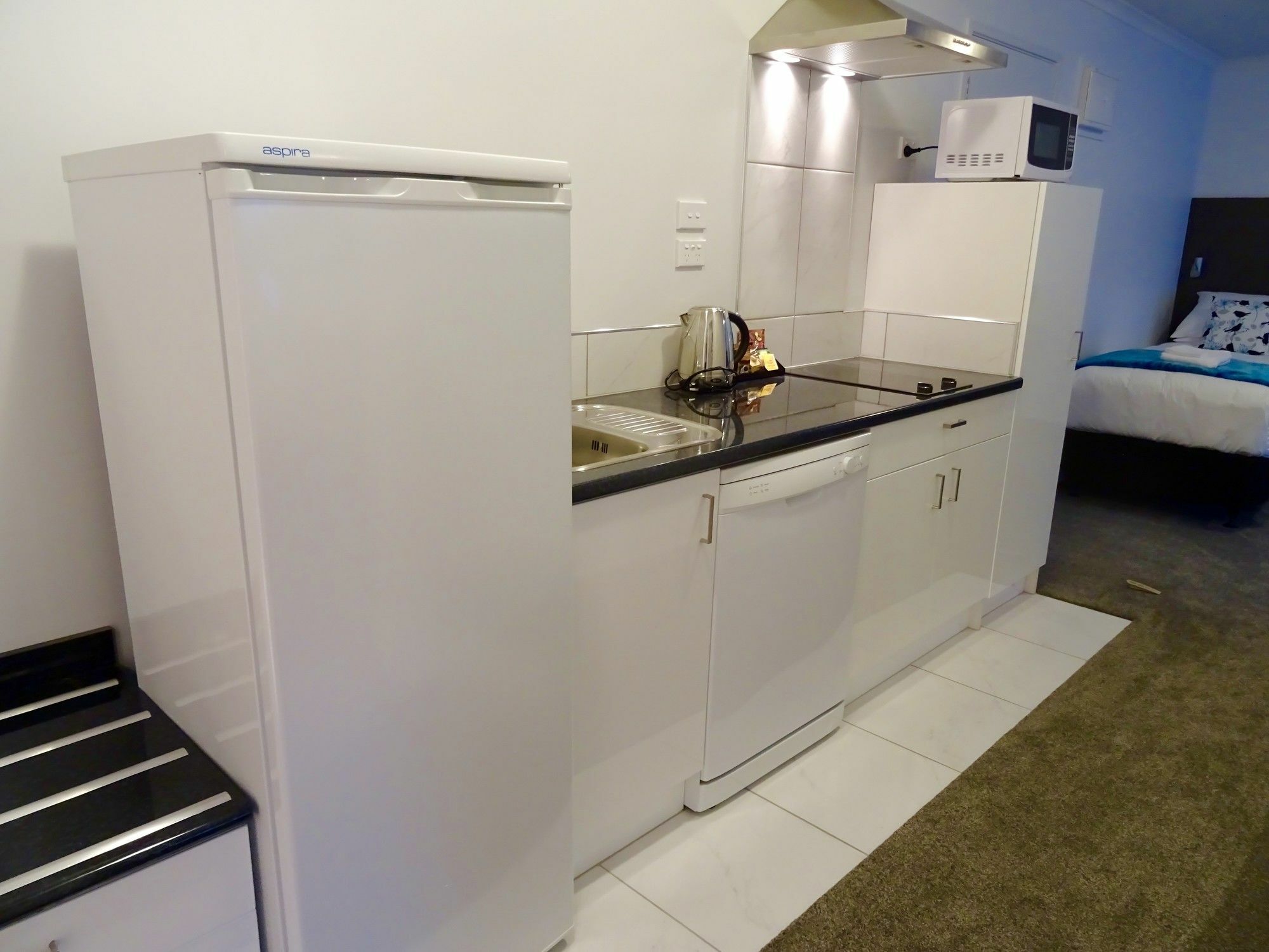 Bks Premier Motel هاملتون المظهر الخارجي الصورة A studio apartment in Paris, France